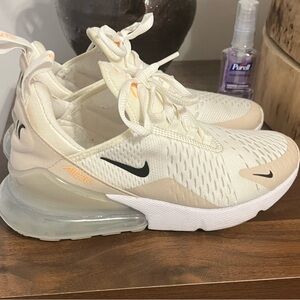 Nike air max 270 (women’s) size 7